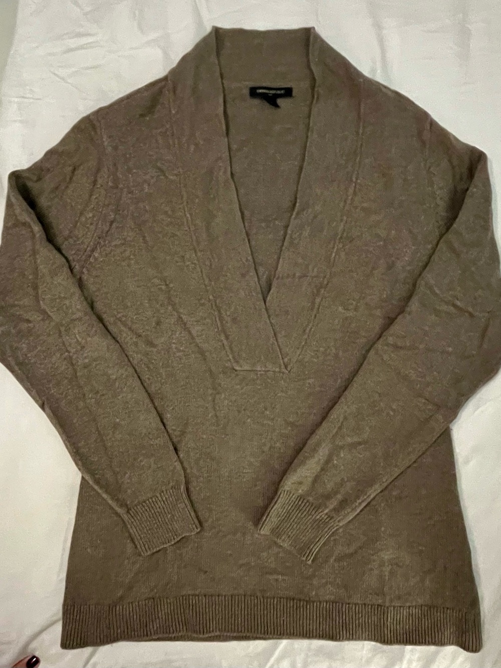 Banana Republic Taupe V-Neck Pullover Sweater